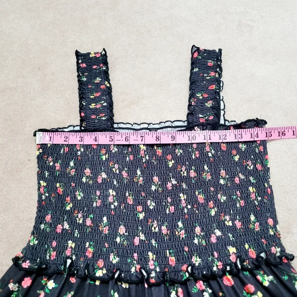 Floral Smocked Romper Women’s Size Medium Black Summer Pockets Stretchy - Picture 8 of 10